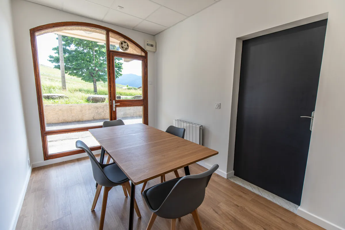 Salle de réunion jusqu'à 6 personnes